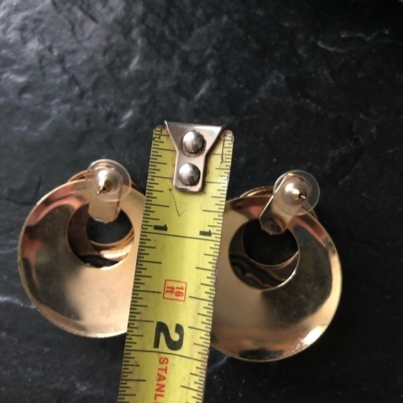 Vintage Post Earrings Gold Tone - Picture 4 of 5